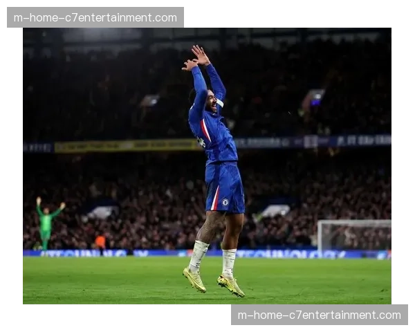 切尔西右路攻防体系崩塌 队长里斯詹姆斯遭遇第十次腿筋伤势 切尔西右路攻防体系崩塌 队长里斯詹姆斯遭遇第十次腿筋伤势